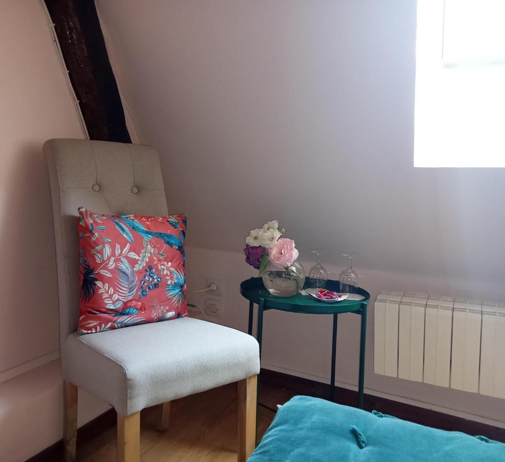 Le Vieux Pressoir Bed & Breakfast Pont-Évêque Екстериор снимка
